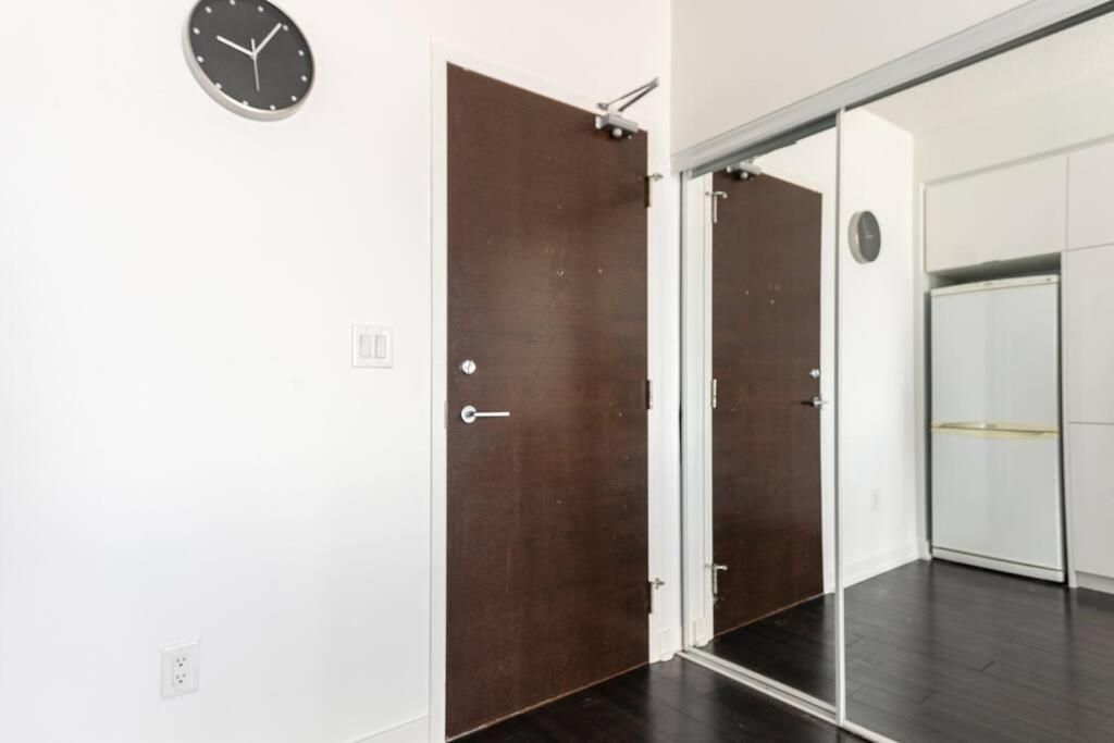 Luxury Downtown Lakeview & City View Condo Toronto Exterior photo