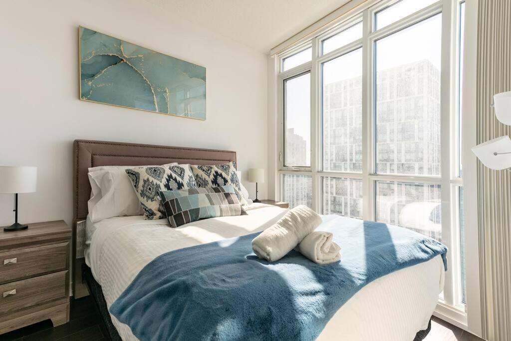 Luxury Downtown Lakeview & City View Condo Toronto Exterior photo